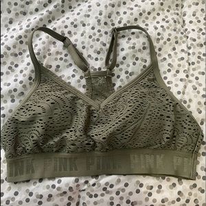 PINK sports bra! 💚